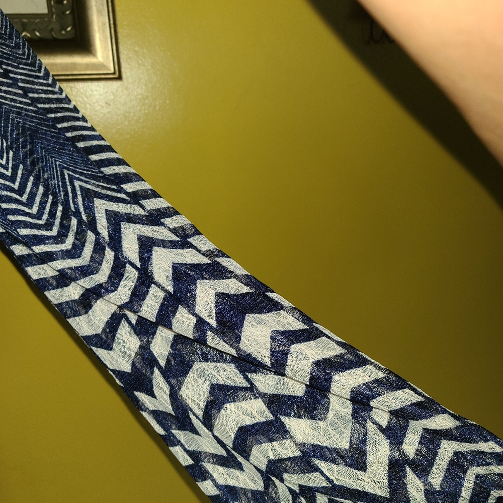 Dress - Picture 5 of 7